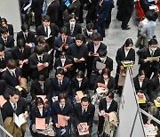 저출생·고령화 겪다 노동력 부족 시달리는 일본...한국의 머지않은 모습 [데스크칼럼]