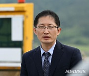 '저수지 추락 아내 살해 사건' 인터뷰하는 변호사