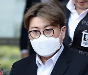 警 "김호중 공개 귀가 조치 인권침해 아니다···다른 피의자도 그렇게 해”