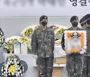 12사단 훈련병 母 “근육 다 녹는 건 고문…중대장 죄 물어야”