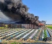 군산 고물상서 불…재산피해 2600만원