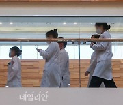 정부, 전공의 사직서 수리 허용 방침에…병원들 "복귀 설득 우선"