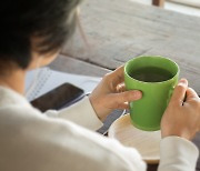 여름인데 가래 들끓는 감기가… ‘이것’ 마시면 한결 나아