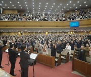 모세가 호렙산에서 하나님을 만났듯… 주님 임재 기다리며