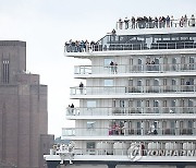 BRITAIN CUNARD SHIP