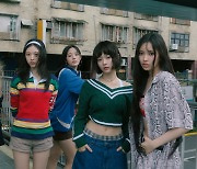 뉴진스 ‘How Sweet’, 美 빌보드 ‘버블링 언더 핫 100’ 12위  ‘Bubble Gum’도 글로벌 차트 상위권 '쌍끌이 흥행' [공식]