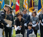 ‘6.25 산화’ 호국의 형제, 75년만에 유해로 상봉… 유족들 “감개무량”