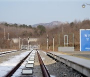 北, 금강산 잇는 동해선 철도 침목도 뽑았다...계속된 남북 관계 단절 조치