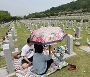 현충일 '낮 최고 31도' 무더위 지속… 강원·전남권 소나기