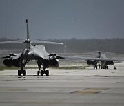 ‘죽음의 백조’ 미 폭격기 B-1B 한반도 전개…7년 만에 JDAM 투하 훈련