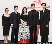 김수현·김지원, “이대로 못 보내”... ‘눈물의 여왕’ 종영 후 더 뜨거워