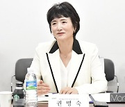 [머니S포토] 교육부·인텔코리아 MOU, 인사말 전하는 권명숙 사장