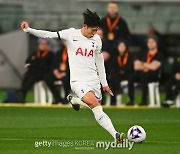 'EPL 최고의 피니셔'→손흥민, ESPN 선정 전 세계 최고 공격수 TOP10…'호날두 또 넘었다'