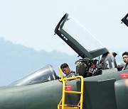 영웅의 해피엔딩 'F-4팬텀 퇴역'