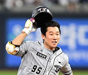 ‘한화 김경문호 미쳤다’ 황영묵 4안타&노시환·채은성 홈런 쾅! KT 12-2 꺾고 2연승…7위로 올라서다 [수원 리뷰]