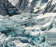 (FOCUS)NEPAL-MOUNT QOMOLANGMA-DJI-DRONE DELIVERY TESTS