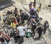 MIDEAST-GAZA-JABALIA REFUGEE CAMP-WATER