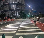 시흥시, '시화국가산업단지 재생사업' 바닥 신호등 시범 설치