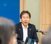 "회원 일련번호도 개인정보"... 카카오·개인정보위, 대립각"