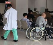 서울대병원, 17일부터 무기한 휴진…응급·중환자실 뺀 진료 ‘스톱’