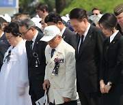 尹 "北 비열한 도발 … 평화는 굴종 아닌 힘으로 지켜야"