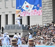 용산 전쟁기념관, 현충일에 역대 최다 관람객 기록 경신…일일 관람객 3만 6814명