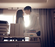 과감해진 정려원♥위하준, 하다하다 백허그 모닝 키스까지(졸업)