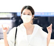 아이유 ‘날개 숨기고 온 천사’[포토엔HD]