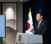 與 “산유국 기대에 찬물”…野 “국민 절망시킨 엑스포 연상”