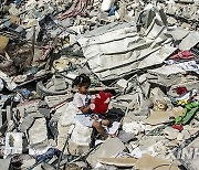 MIDEAST-GAZA-JABALIA REFUGEE CAMP-RUBBLE