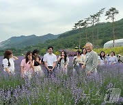 동해 찾은 유인촌 "지역관광의 이유는 '자연'…환경 보존한 개발 필요"