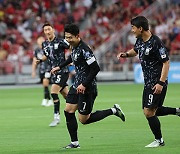 ‘싱가포르 대승’ 김도훈호 축구대표팀 귀국…이제 중국전 준비