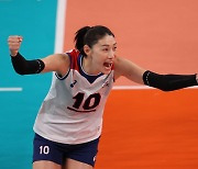 Kim Yeon-koung gets star-studded send-off three years after quitting international volleyball