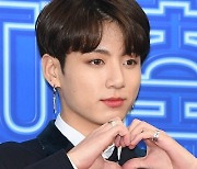 “선물 잘 받으셨나요?”...BTS 정국, ‘네버 렛 고’로 선사한 ‘월드스타’ 팬 사랑 [전문]