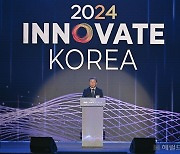 “AI 활용 성패 따라 인류 퇴보할 수도”…AI에 대한 경종 울렸다 [이노베이트 코리아 2024]