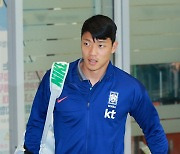 인천공항 통해 귀국하는 황희찬