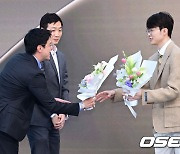 김정균 감독,'축하해 페이커' [사진]