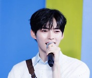 '롤모델' 성한빈='아이랜드2' 새 스토리텔러..생존자 12인과 파트2 GO