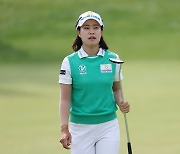 'KLPGA 최초 4연패 도전' 박민지, 셀트리온 1R 8언더파 선두 질주