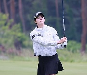 [STN포토]세컨드샷 날리는 이세희