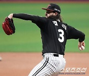 김용수→정삼흠→김태원→켈리. 71승 이상훈과 어깨를 나란히... "굉장히 영광. 모든게 동료들 덕분"[수원 코멘트]