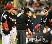 [MD포토] KIA '이해할 수 없는 판정'