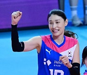 김연경, 은퇴 경기 승리에 주먹 불끈[포토엔HD]