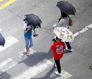 올여름 예년보다 더 덥다…장마철에도 찜통