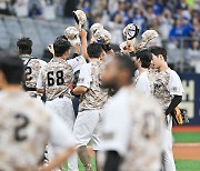 키움,'삼성 10-3으로 잡고 위닝시리즈 확보' [사진]