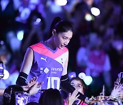 [ST포토] 김연경, 국대 은퇴경기... 화려한 입장