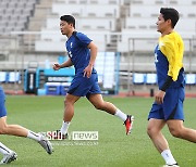 [포토S] 황희찬, '중국전을 앞두고'