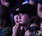 김연경 경기 관람하는 강승현