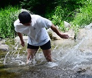 10일 낮 최고 30도 이상 '한여름 더위'…강원 곳곳 소나기