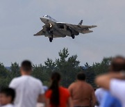 우크라 “러 최신 Su-57 전투기, 우리가 처음 파손”